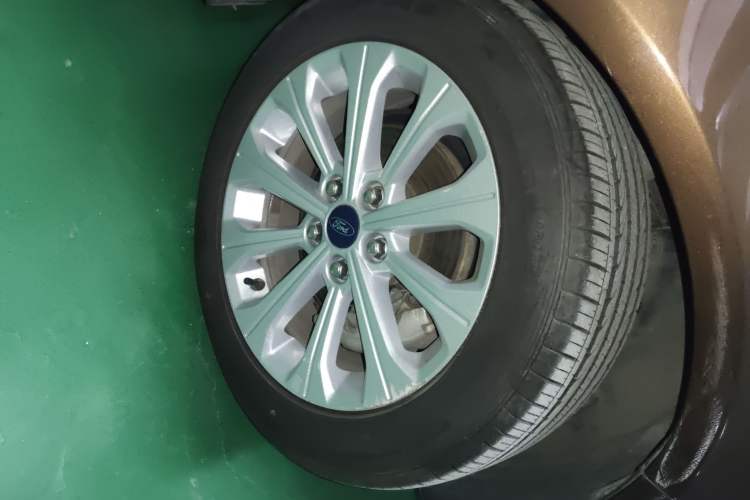 Used Ford Escort 2015 1.5L Automatic Fashion Model
