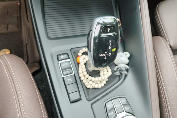 Used BMW X1 2022 sDrive25Li Leading Model Gear Lever