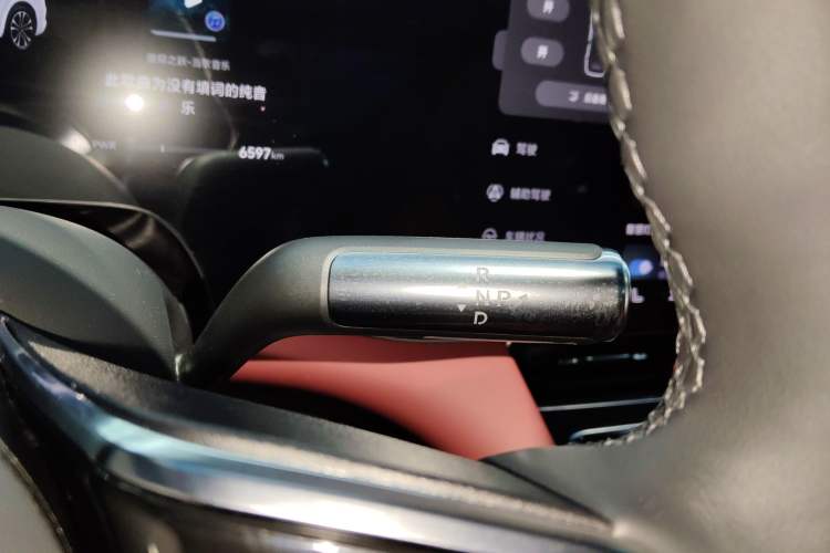 Used Hima AITO M8 2025 Extended-Range Ultra Version 53.4 kWh 6-Seater Edition
