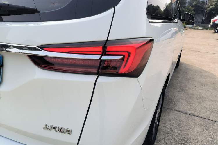 Used Buick GL8 2023 Land Executive Class Smart Enjoyment Model