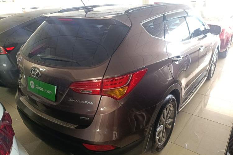 Used Hyundai Santa Fe 2013 Revised Version 2.4L Automatic All-Wheel Drive Luxury Trim