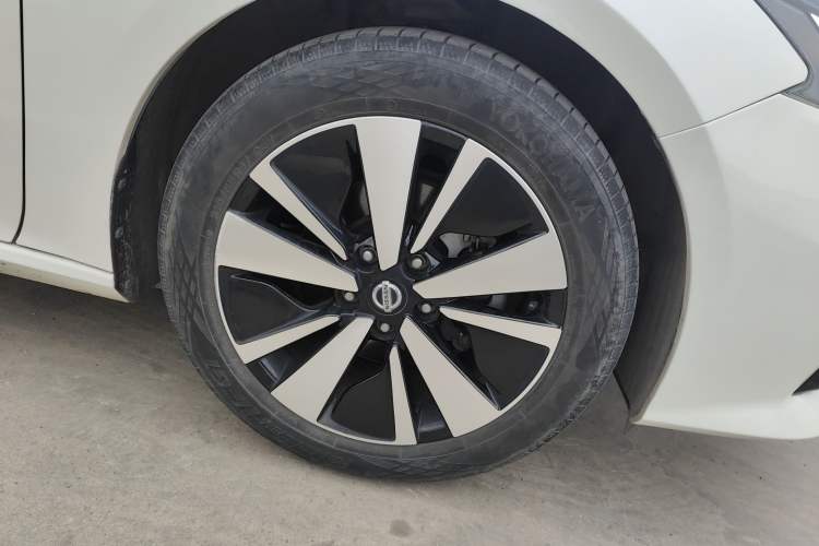 Used Nissan Teana 2020 Revised Version 2.0L XL Upper Smart Drive Edition Right Front Wheel Hub