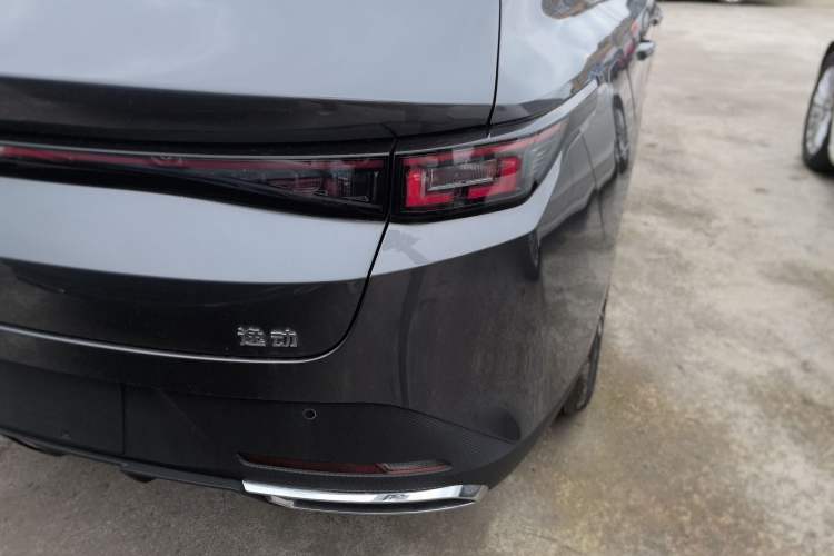 Used CHANGAN Eado PHEV 2025 Smart New Blue Whale 145KM Battleship Edition Right Rear Taillight