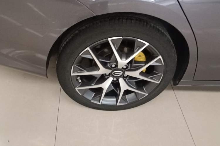 Used GAC Trumpchi EMPOW 2021 270T DCT J15 Version Right Rear Wheel Hub