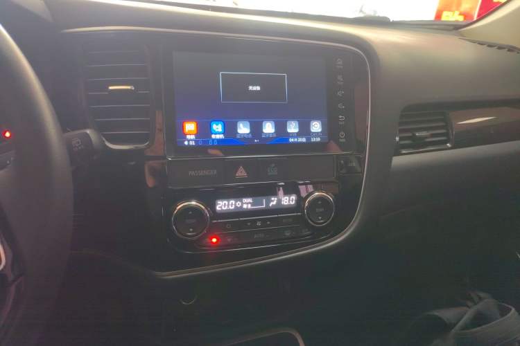 Used Mitsubishi Outlander 2019 2.0L Two-Wheel Drive Comfort Edition 5 Seats China VI Standard