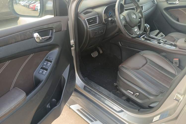 Used Dongfeng Fengon 580 2017 1.5T CVT Smart Connectivity Model
