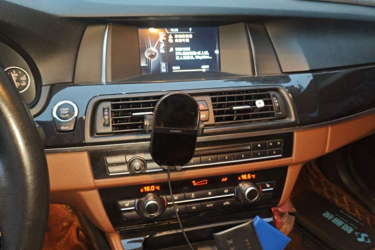 Used BMW 5 Series 2017 520Li Elegant Edition Audio And AC Panel