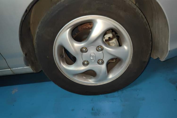 Used Hyundai Elantra 2005 1.6L Manual Standard Edition Right Front Wheel Hub