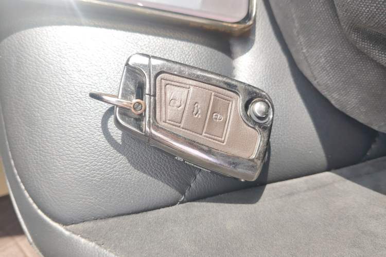 Used Volkswagen Tiguan L 2018 330TSI Automatic Two-Wheel Drive Luxury Edition Interior 1