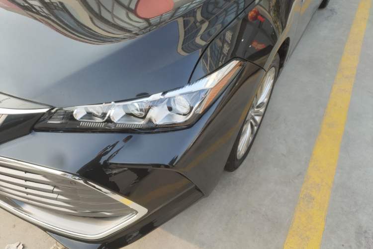 Used Toyota Avalon 2019 Dual-Engine 2.5L XLE Prestige Version China VI Standard
