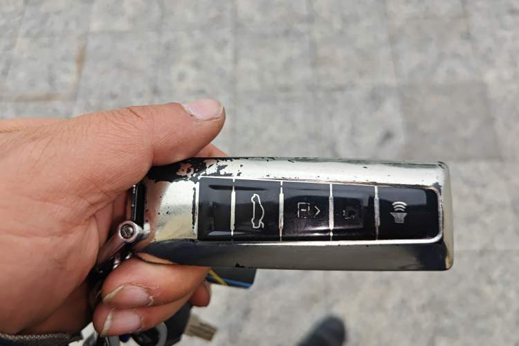 Used Wey VV5 2021 1.5T Two-Wheel Drive Color Pioneer