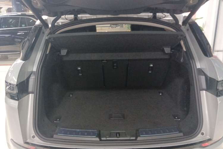 Used Land Rover Range Rover Evoque 2023 Aurora L 249 PS Luxury Edition