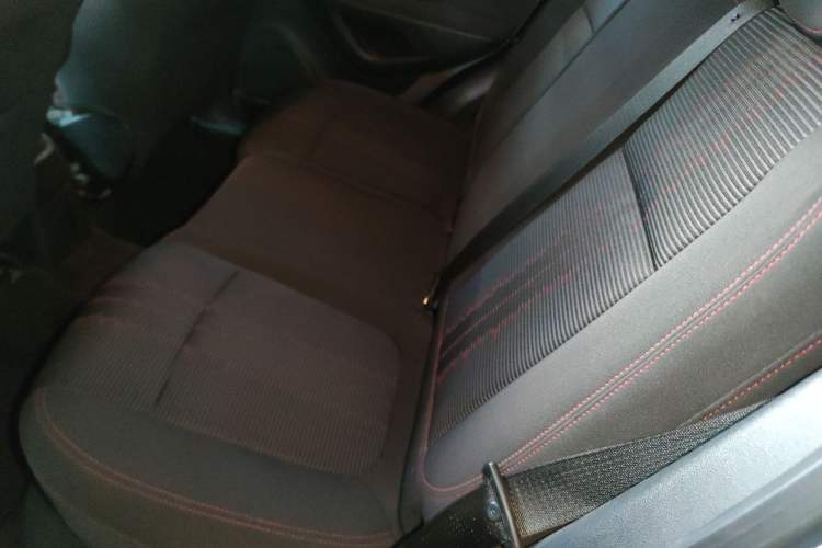 Used Buick Encore 2015 1.4T Automatic Two-Wheel Drive Urban Elite Version
