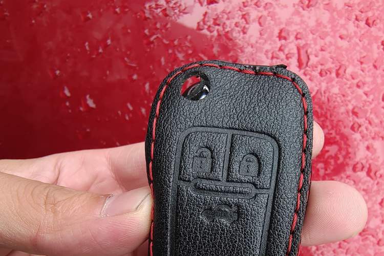 Used Chevrolet Cruze 2012 1.6L SL Grand Edition Manual Transmission Vehicle Key