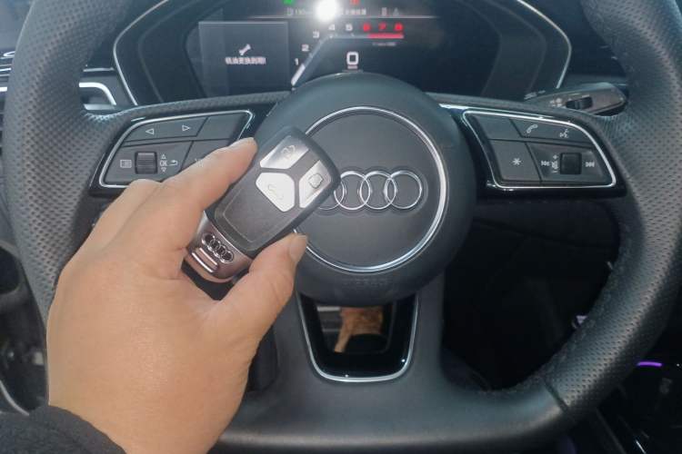 Used Audi A4L 2024 40 TFSI Luxury Dynamic Edition Vehicle Key