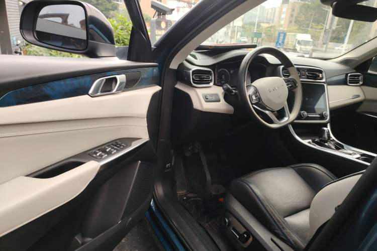 Used Lynk & Co 01 2017 2.0T Two-Wheel Drive Zhaopu Version
