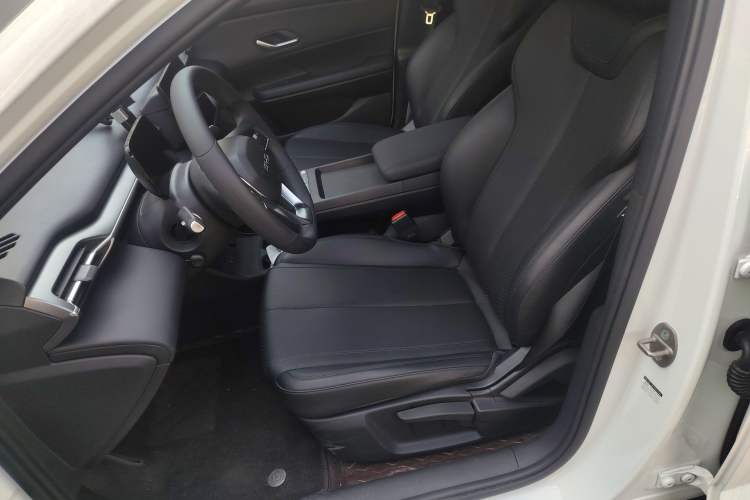 Used BYD e7 2025 Model 520 Smart Mobility Edition
