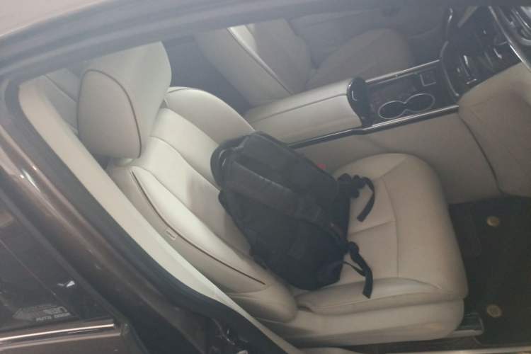 Used Buick GL8 2021 Land Cruiser Executive Class 652T Luxury Model
