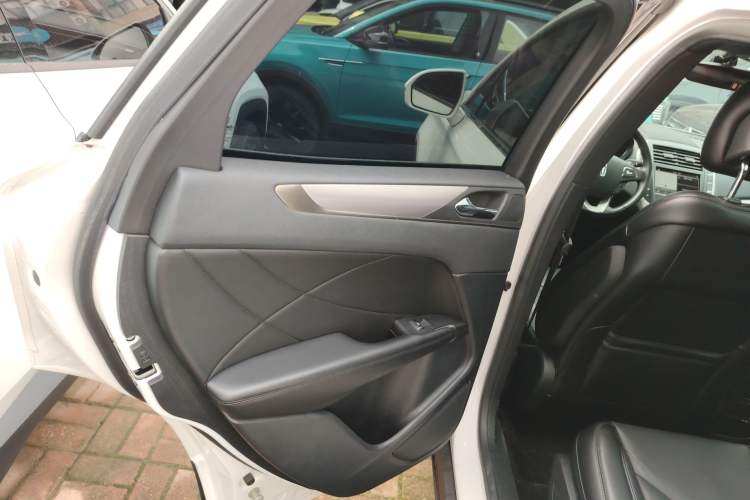 Used Lincoln MKC 2017 2.0T Two-Wheel Drive Deluxe Edition
