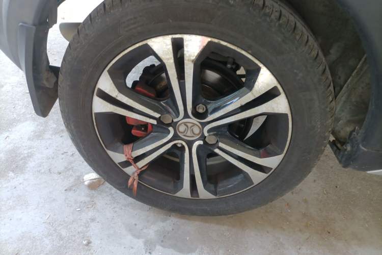 Used BAIC Senova X25 2015 1.5L Automatic Elite Model Right Rear Wheel Hub