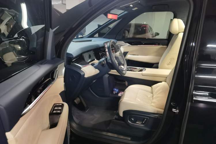 Used Zeekr 009 2024 7-Seater Aisle Version 108 kWh Left Front Seat