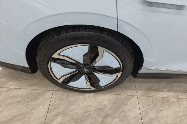 Used VOYAH PASSION 2023 Four-Wheel Drive Long-Range Version