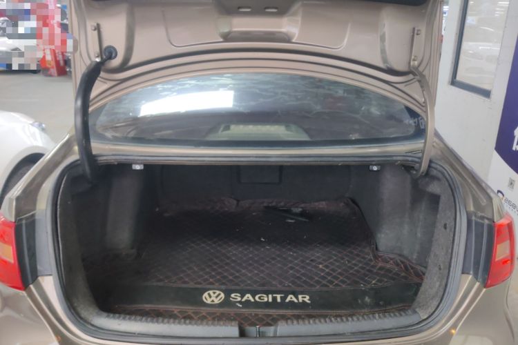 Used Volkswagen Sagitar 2012 1.6L Automatic Comfort Edition Trunk