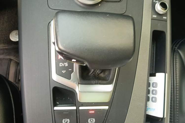 Used Audi Q5L 2018 40 TFSI Prestige Edition China VI Emission Standard
