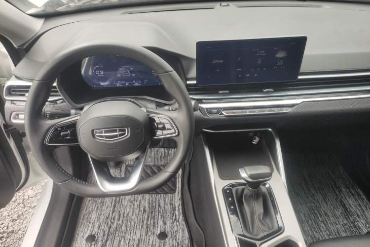 Used Geely Auto Emgrand 2022 4th Generation 1.5L CVT Luxury Model Center Console