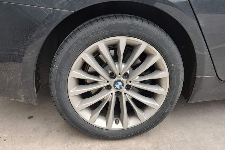 Used BMW 5 Series 2021 525Li Luxury Package Right Rear Wheel Hub
