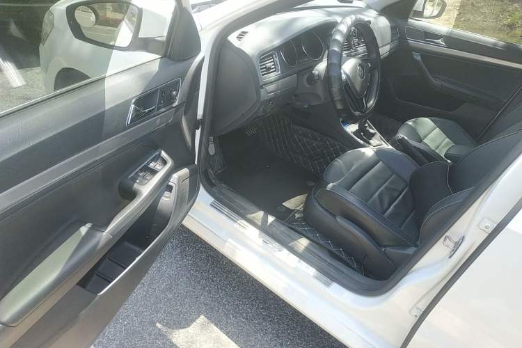 Used Volkswagen Lavida 2017 1.6L Automatic Comfort Edition