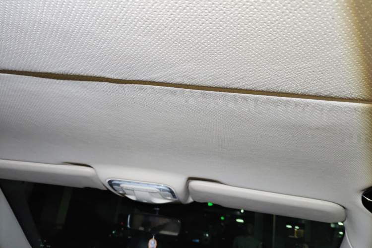 Used Mercedes-Benz Vito 2021 2.0T Elite Version 7 Seats Headliner