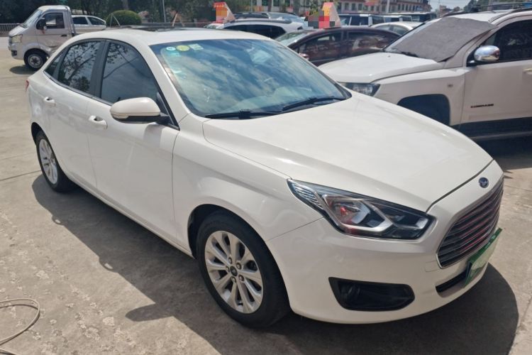 Used Ford Escort 2017 Happiness Edition 1.5L Automatic Fashion Version Front Right 45 Deg