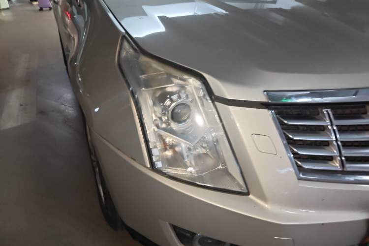 Used Cadillac SRX 2013 3.0L Comfort Model Right Front Headlight