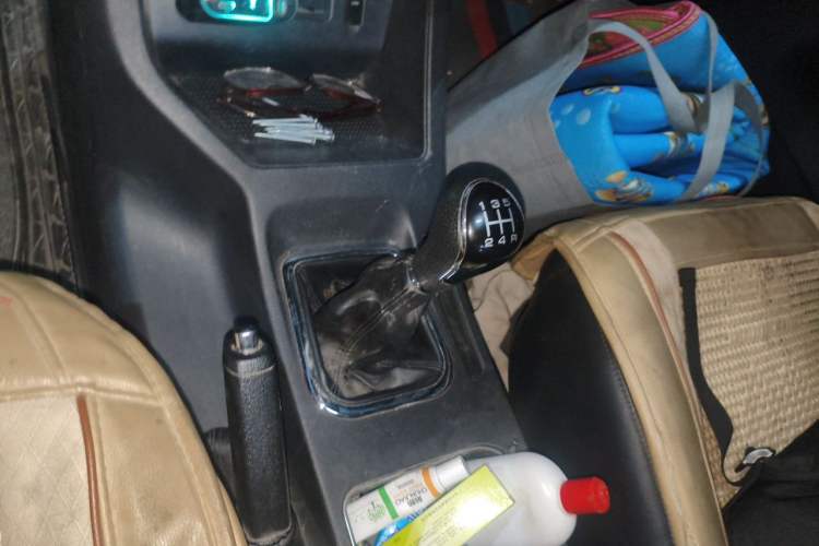 Used FORTHING Lingzhi 2022 Striving Version M5L 1.6L Luxury 7-Seater
