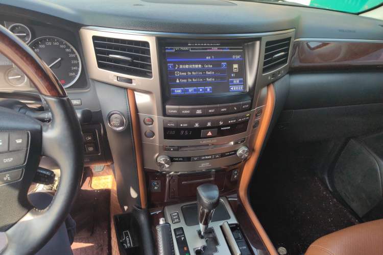 Used Lexus LX 2013 570
