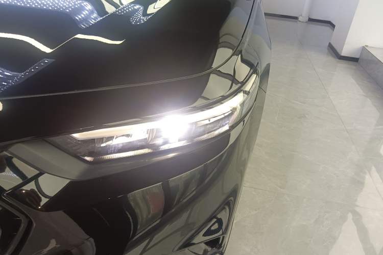 Used Honda Inspire New Energy 2025 Model—e:PHEV Smart Shine Version Left Front Headlight