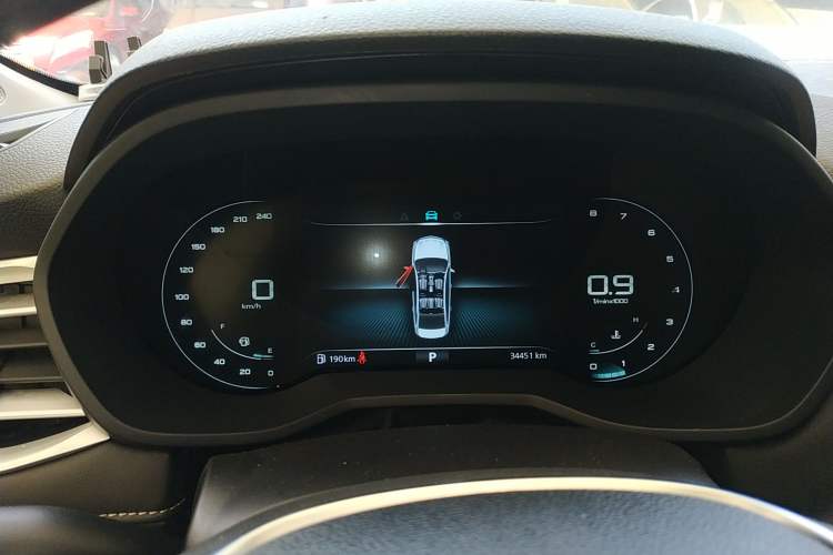 Used Roewe i5 2020 1.5L Automatic 4G Connect Luxury Flagship Edition
