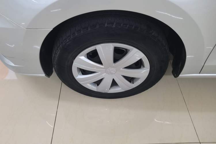 Used Volkswagen Jetta 2017 1.4L Manual Fashion Edition Left Front Wheel Hub