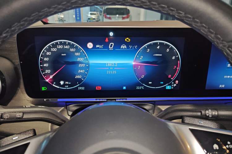 Used Mercedes-Benz V-Class 2024 V 300 L Long Wheelbase Prestige Edition Instrument Cluster