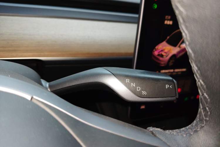 Used Tesla Model Y 2021 Long-Range All-Wheel-Drive Version
