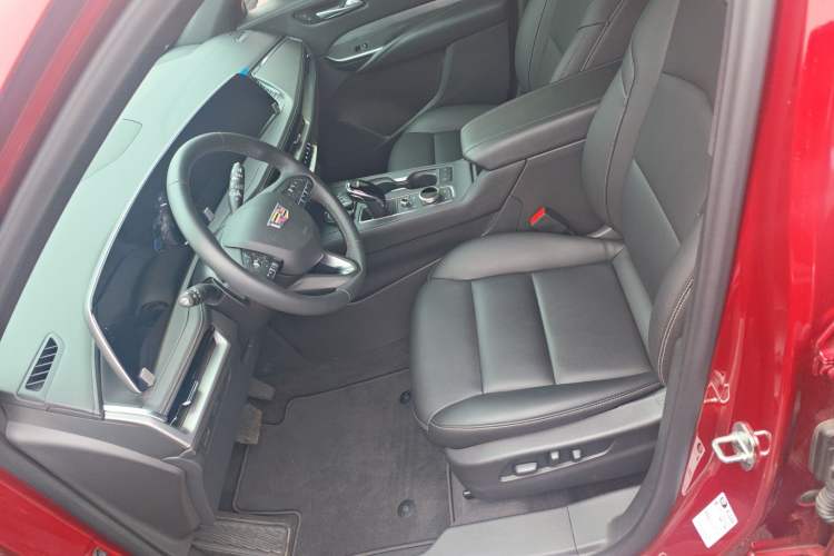 Used Cadillac XT4 2024 28T Two-Wheel-Drive Luxury Version