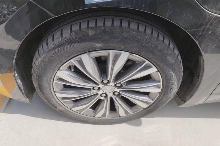 Used Hongqi E-QM5 2022 431 km Charge & Enjoy Edition Exterior 4