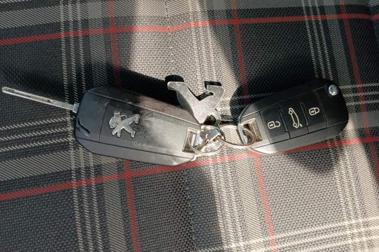 Used Peugeot 408 2016 1.6T Automatic Luxury Edition Vehicle Key