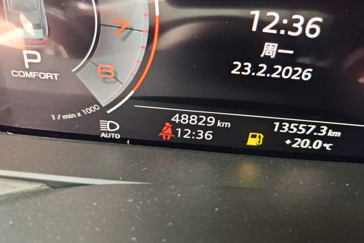 Used Audi A6L 2020 40 TFSI Luxury Dynamic Edition Odometer Close Up