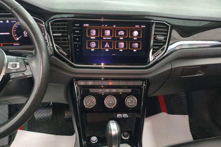 Used Volkswagen T-ROC 2021 280TSI DSG Two-Wheel Drive Comfort Connect Edition
