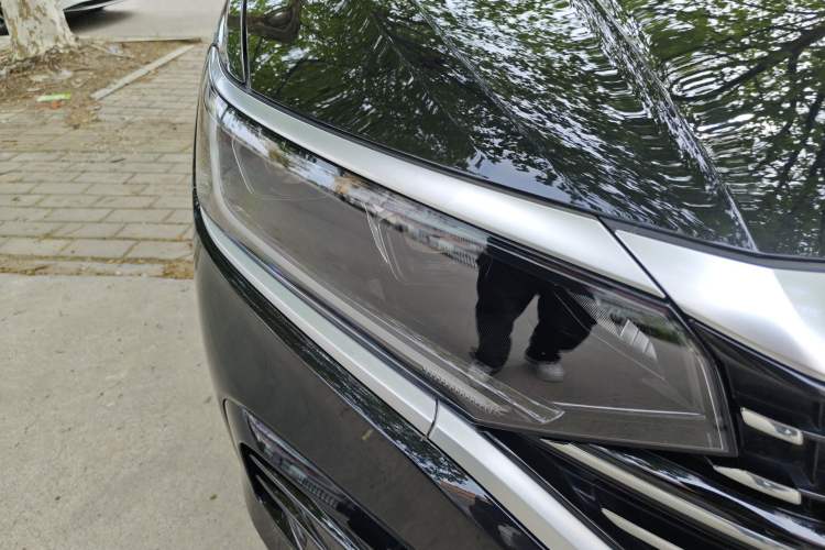 Used Volkswagen Passat 2023 330TSI Elite Edition Right Front Headlight