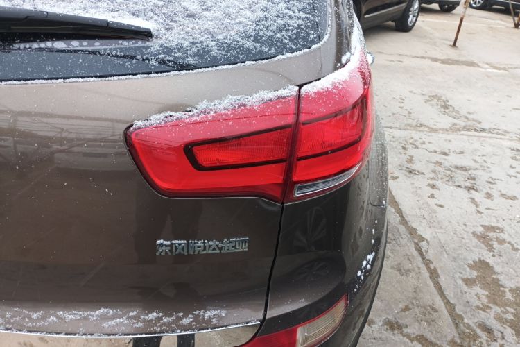 Used Kia Sportage R 2015 2.0L Automatic Two-Wheel Drive DLX Model Exterior 6