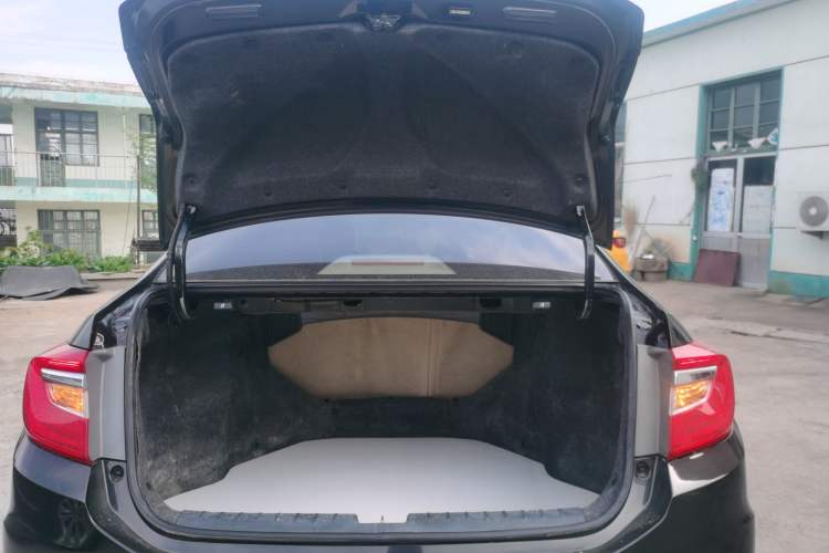 Used Honda Crider 2016 1.8L CVT Comfort Version Trunk