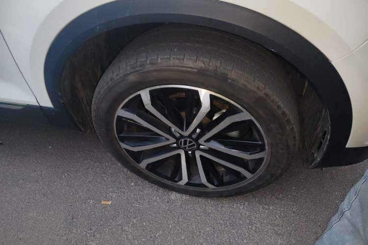 Used Volkswagen T-ROC 2021 280TSI DSG Two-Wheel Drive Comfort Connect Edition Right Front Wheel Hub